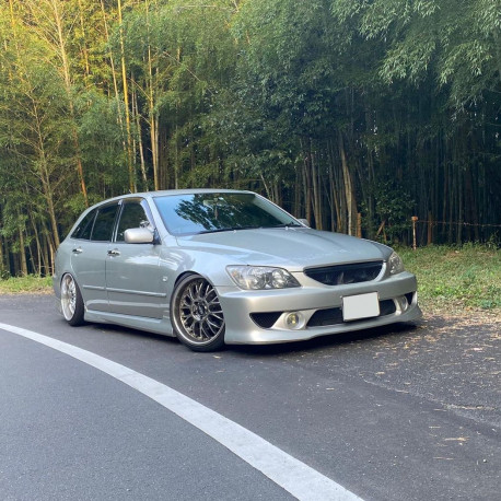 Body kit a vizuálne doplnky Ondorishop Neo Gita prahy pre Lexus IS200 &amp; IS300 | race-shop.sk