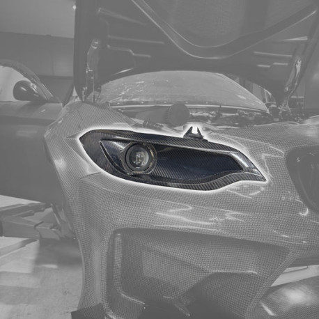 Osvetlenie HGK BMW F22 – karbónová náhrada predného svetlometu s LED šošovkou | race-shop.sk