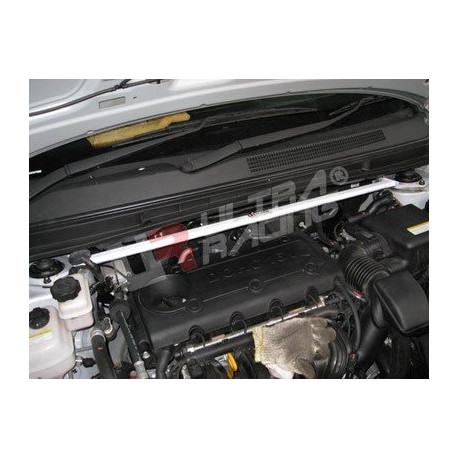 Rozpery Kia Rondo 09+ UltraRacing 2-bodové Vrchná rozpera/rozperná tyč predných tlmičov | race-shop.sk