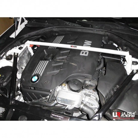 Rozpery BMW 520/525/528 F10 10+ UltraRacing 2-bodová Vrchná rozpera/rozperná tyč predných tlmičov | race-shop.sk